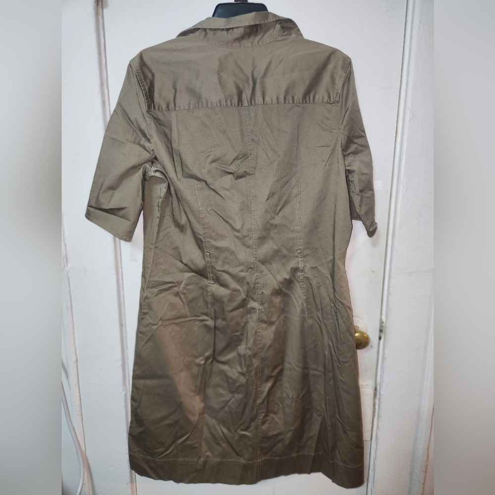 Dress - Picture 2 of 4